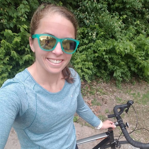 Meet your Posher, Amanda - Picture 1 of 1